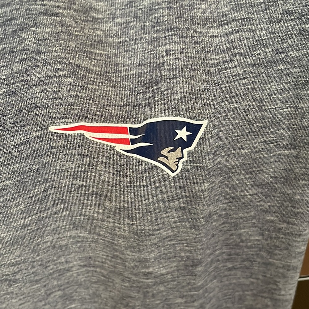 NWT NFL New England Patriots Athletic Performance Shirt - Picture 6 of 8